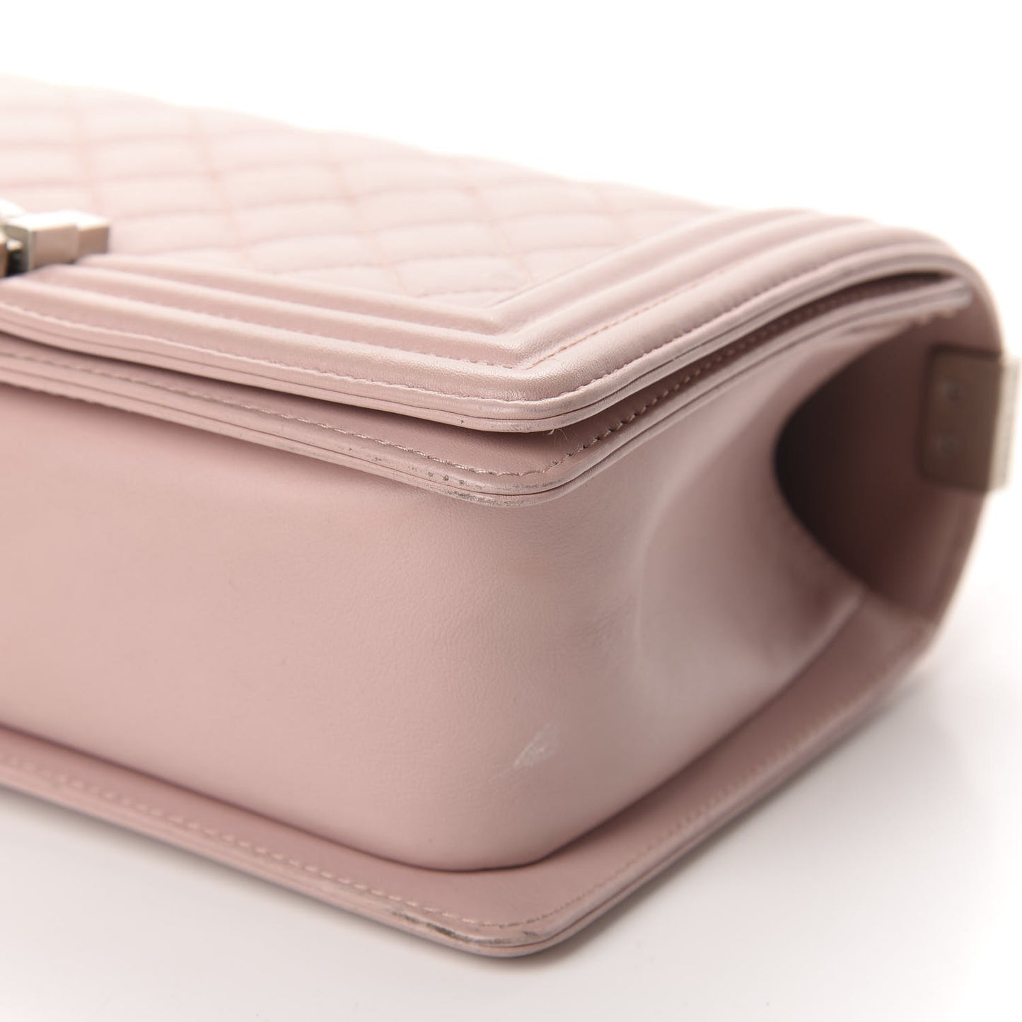 Lambskin Quilted Medium Boy Flap Light Pink