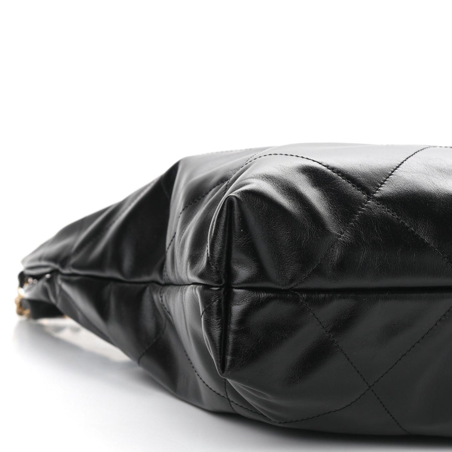 Shiny Calfskin Quilted Chanel 22 Black