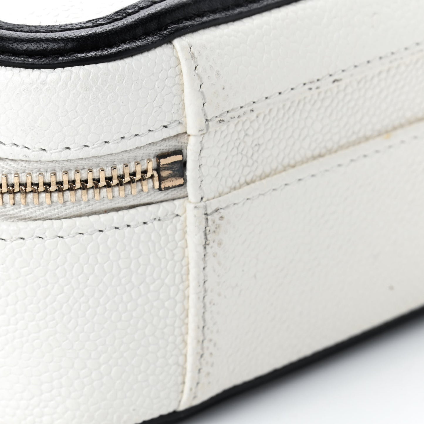 Caviar Quilted Medium CC Filigree Vanity Case White Black