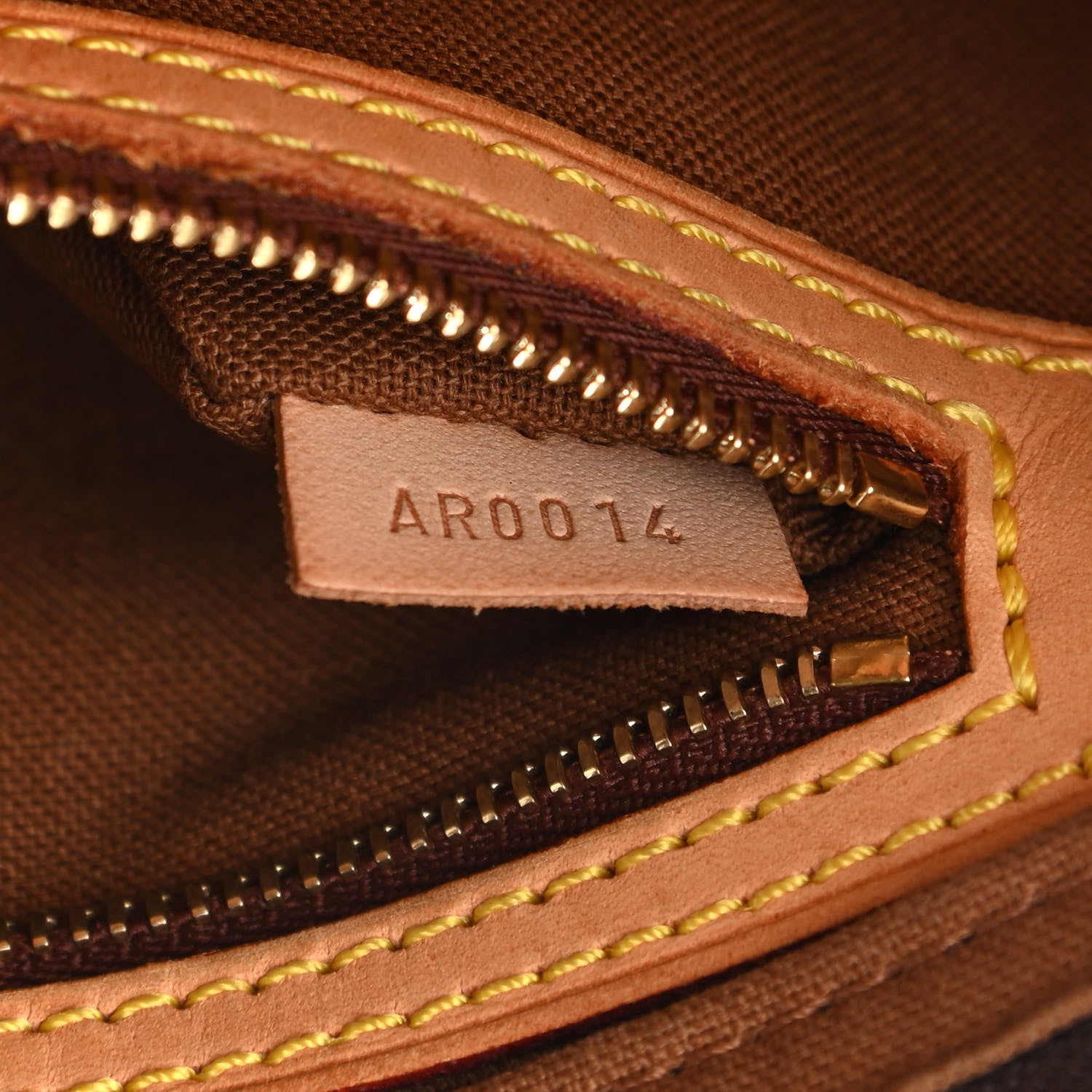 Louis Vuitton Monogram Trotteur 7 of 13