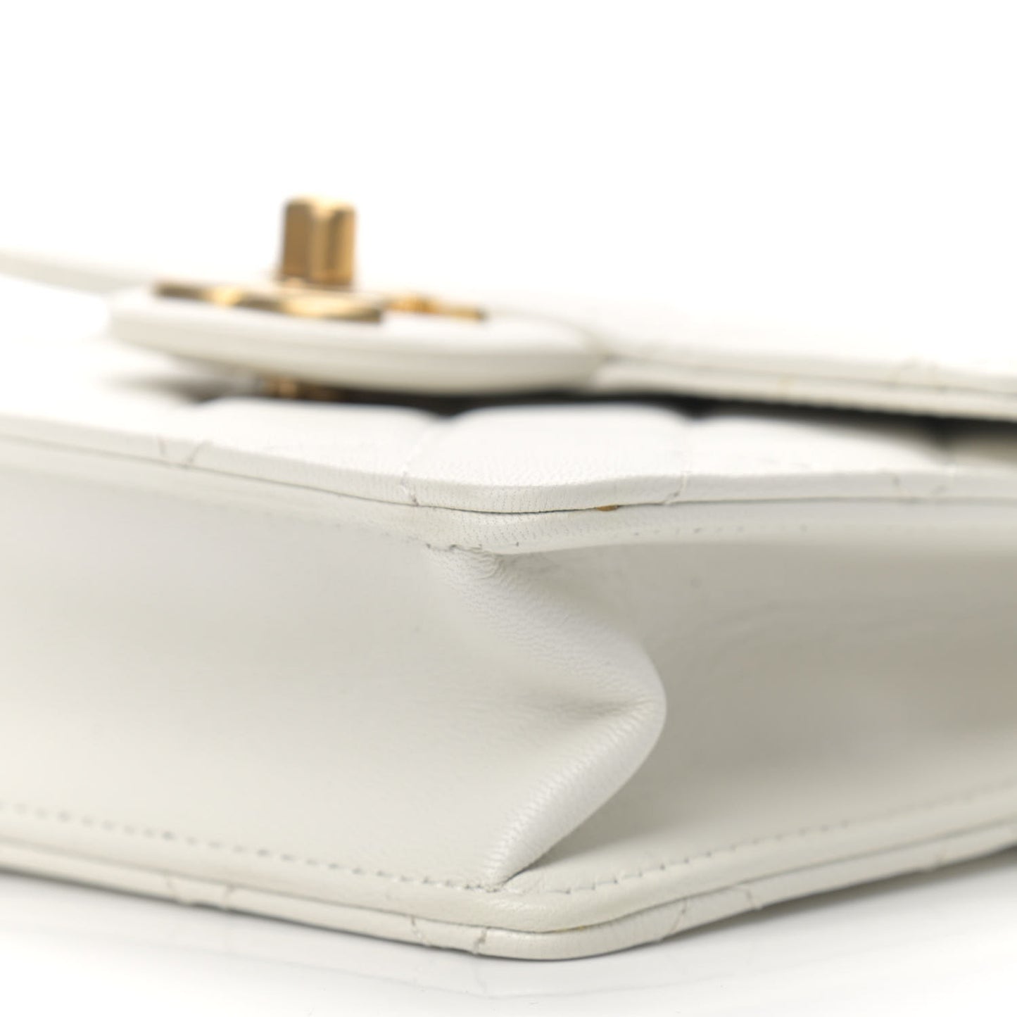 Lambskin Quilted Chic Pearls Flap White