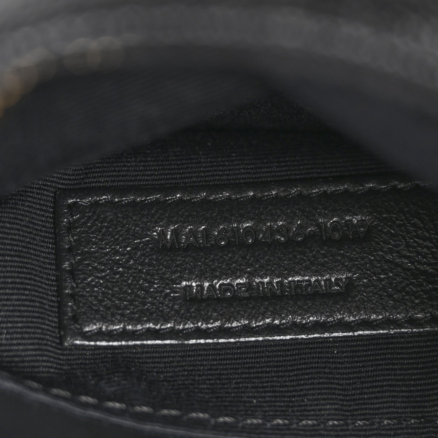 Saint Laurent Grain De Poudre Matelasse Chevron Quilted Round Vinyle Camera Bag Black 6 of 11