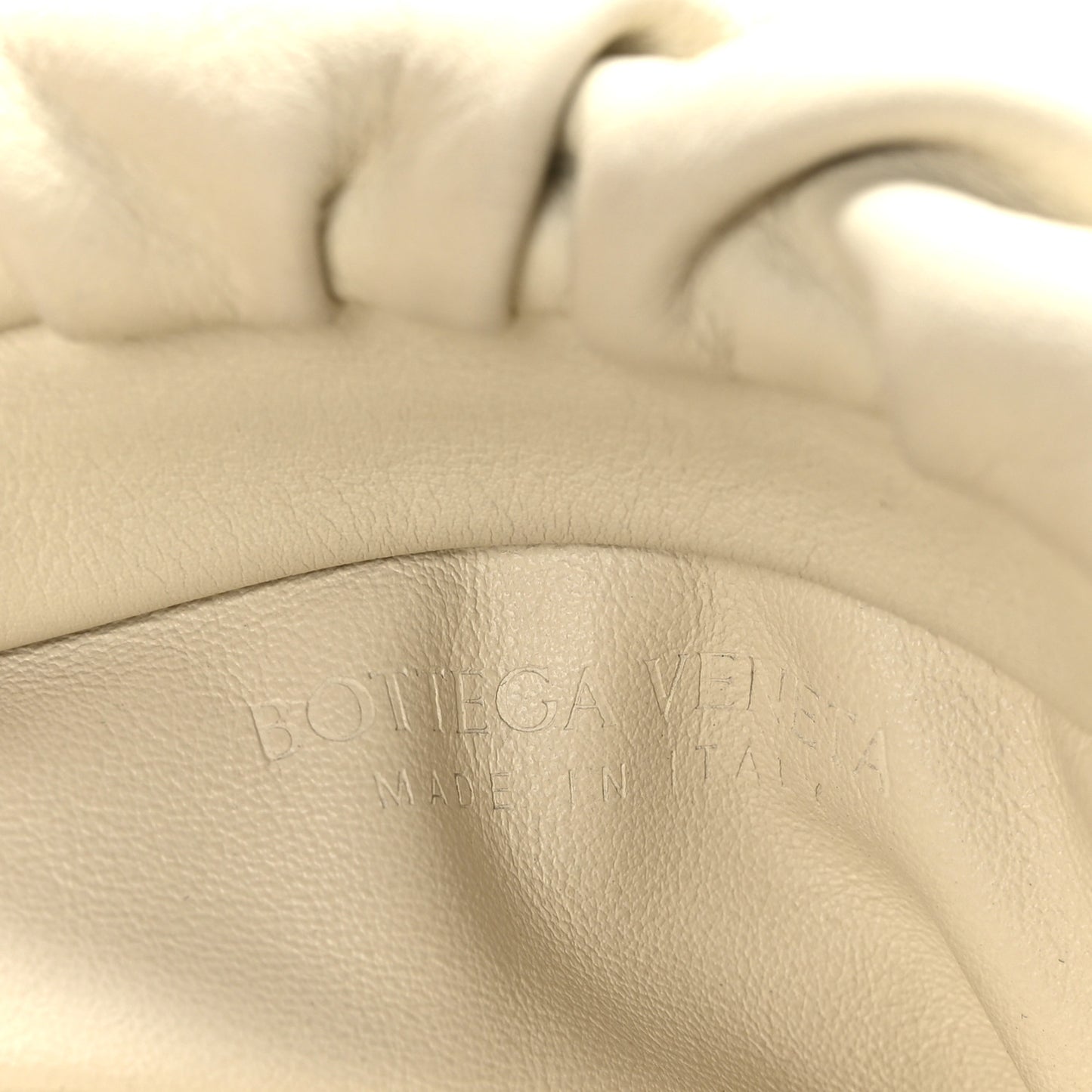 Calfskin The Pouch Chain Plaster