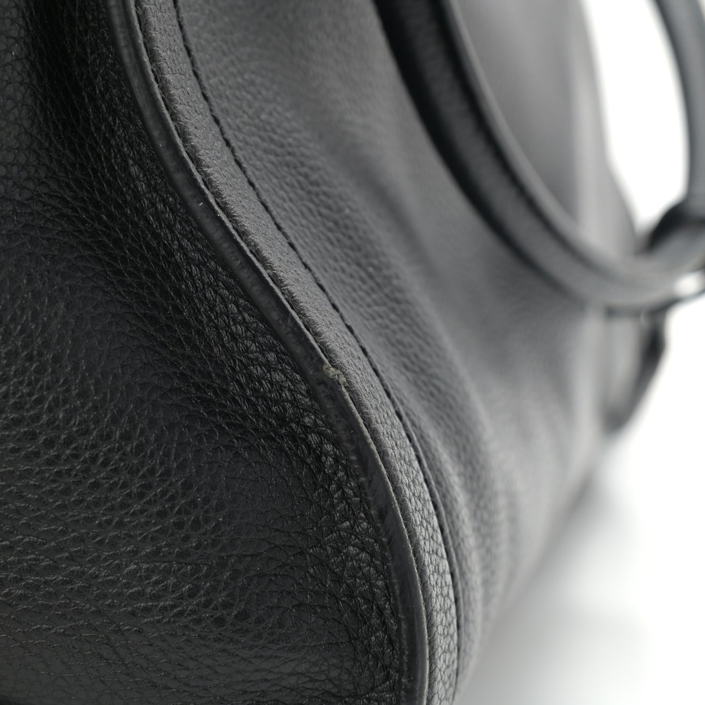 Pebbled Calfskin Large Skull Padlock Zip Around Tote Black