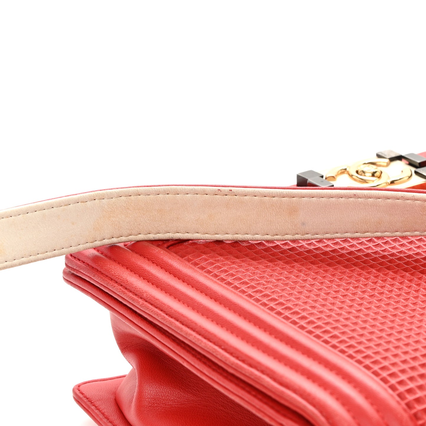 Lambskin Embossed New Medium Boy Cube Flap Red