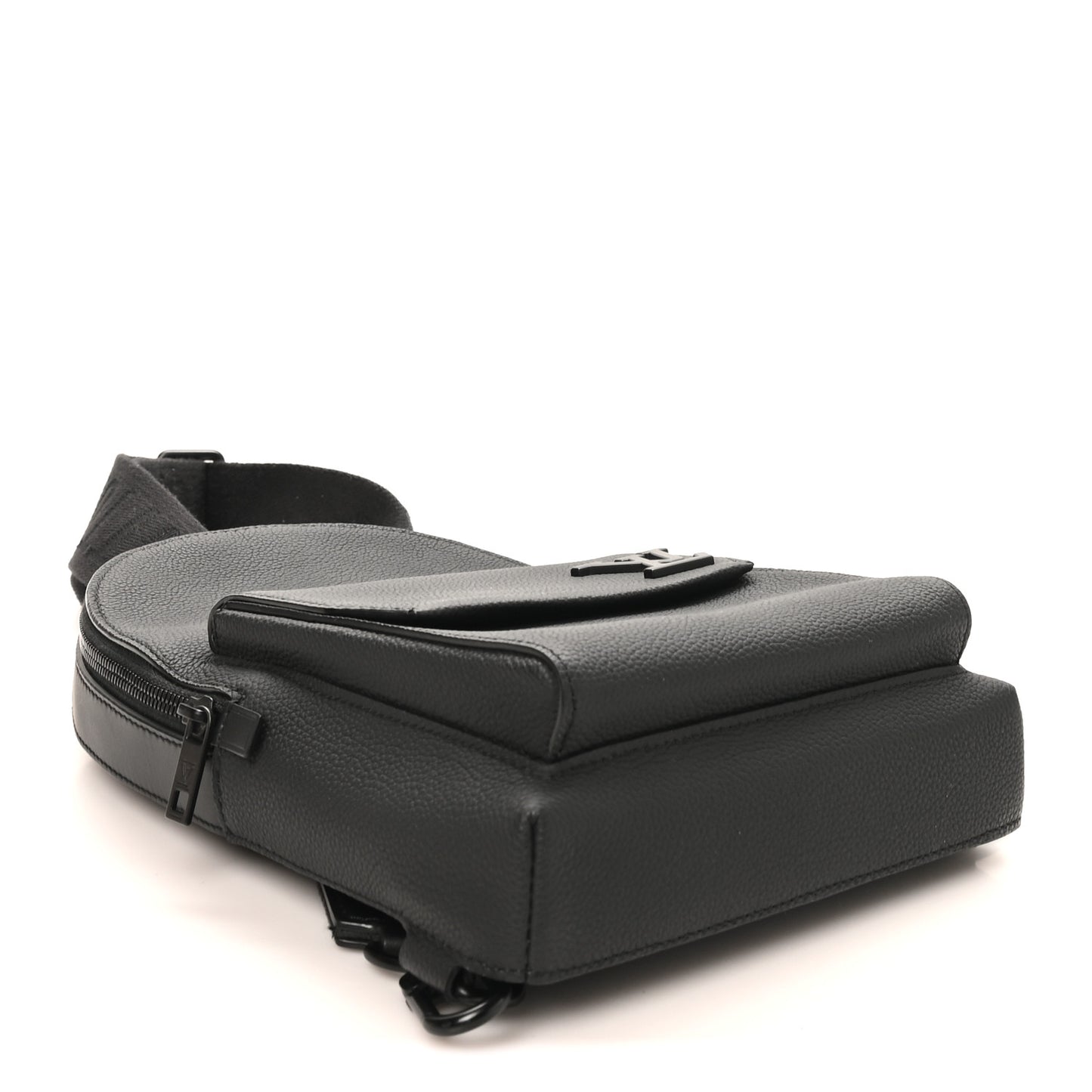 Grained Cowhide Aerogram Pilot Slingbag Black
