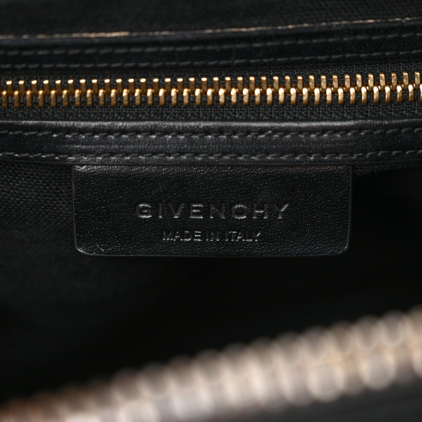 Shiny Lord Calfskin Small Antigona Black