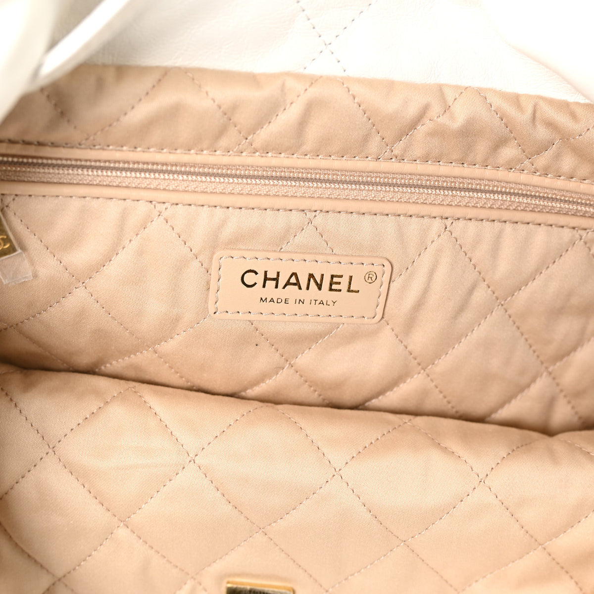 Chanel Shiny Calfskin Quilted Chanel 22 White 7 of 11