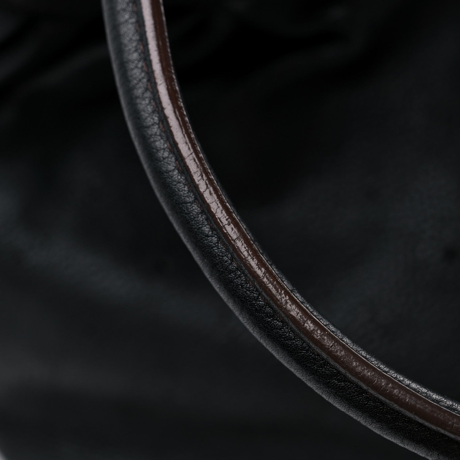 Louis Vuitton Mahina L Black 11 of 17