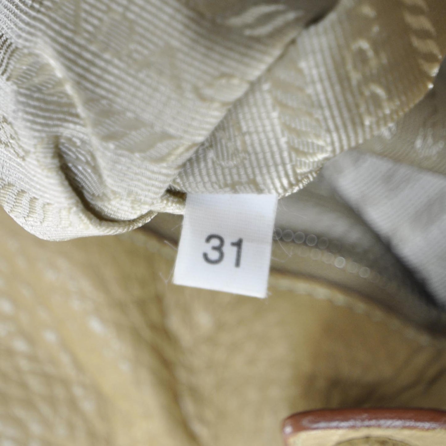 Vitello Daino Logo Shoulder Bag