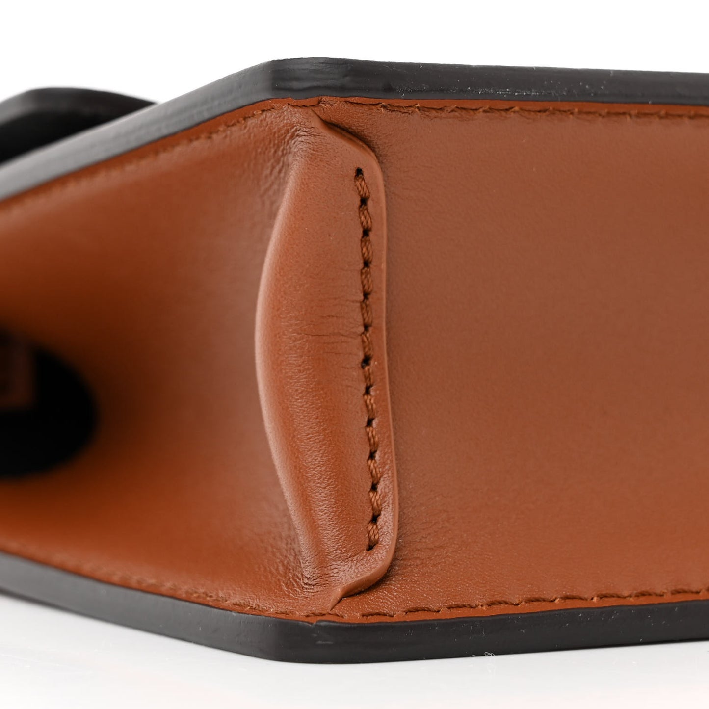Reverse Monogram Dauphine Chain Wallet