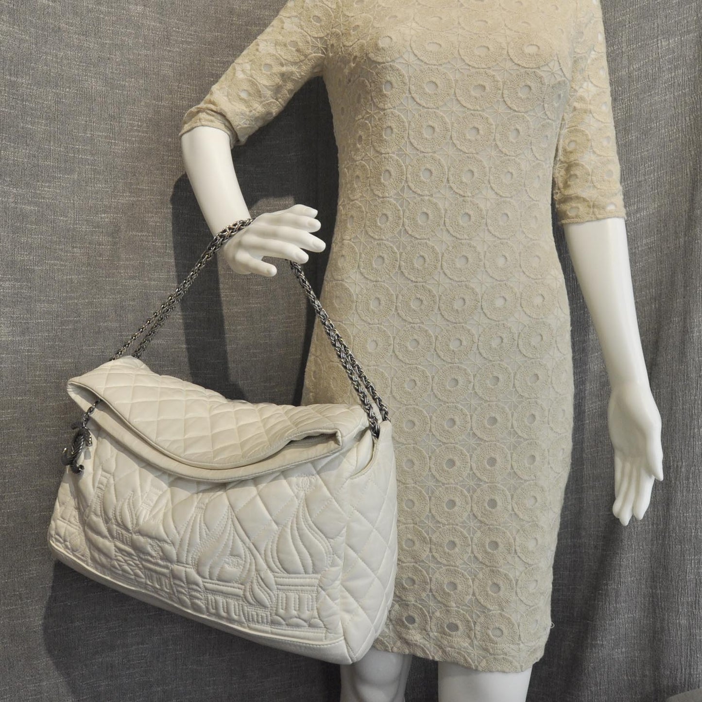 Lambskin Quilted Large Paris Moscou Red Square Bag Ivory