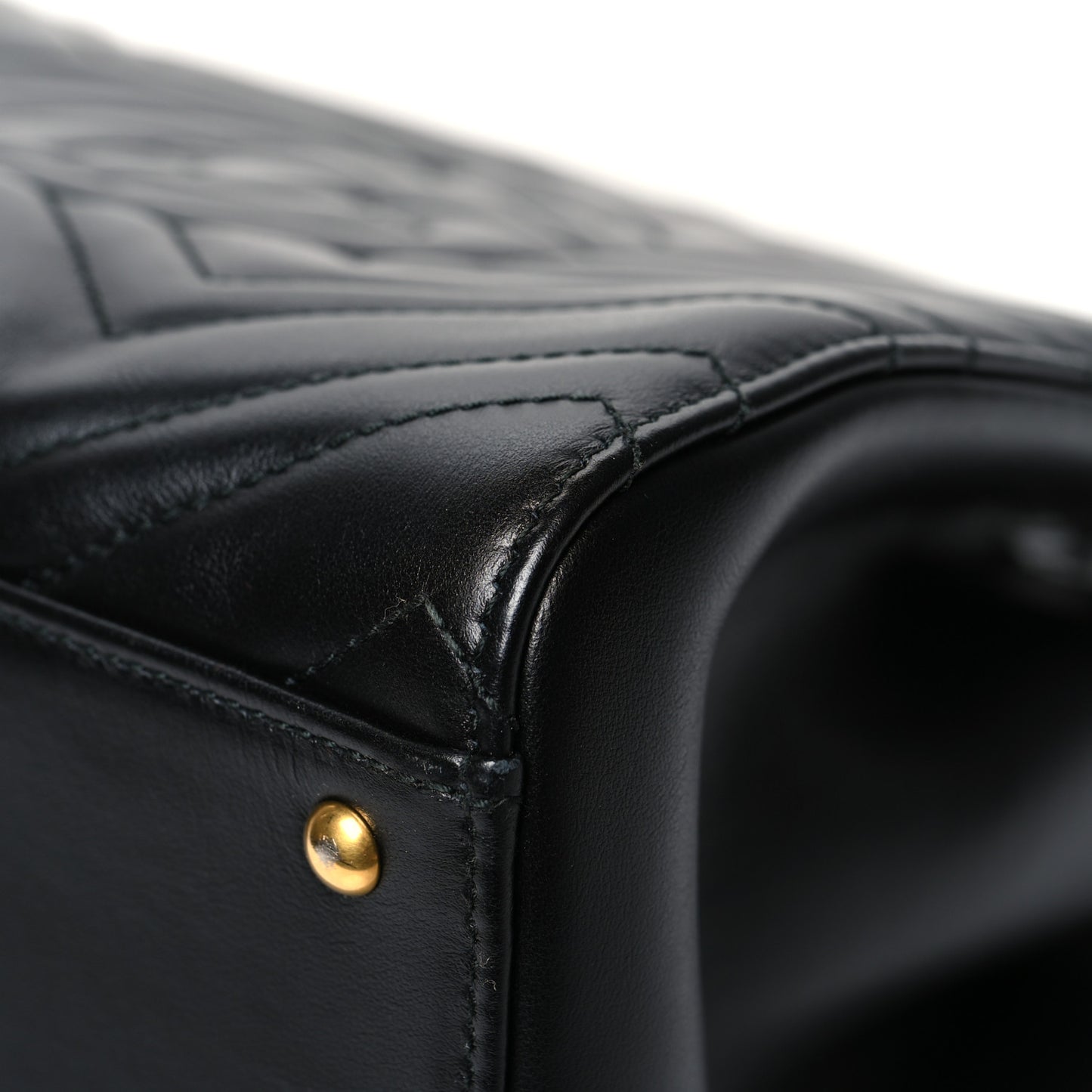 Calfskin Matelasse Small GG Marmont Tote Black