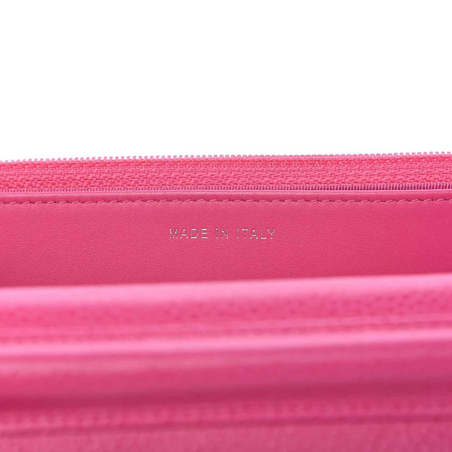 Caviar Quilted Wallet on Chain WOC Pink