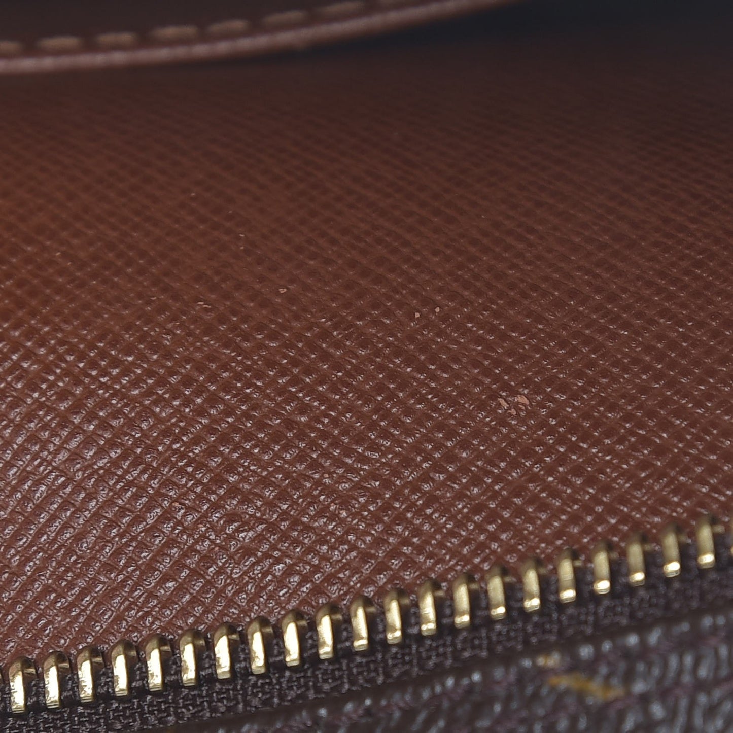 Monogram Amazone