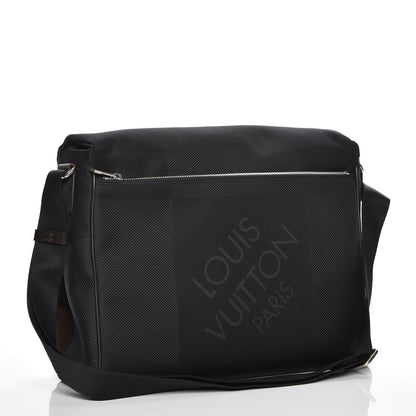 Louis Vuitton Damier Geant Messenger Bag Black 3 of 7