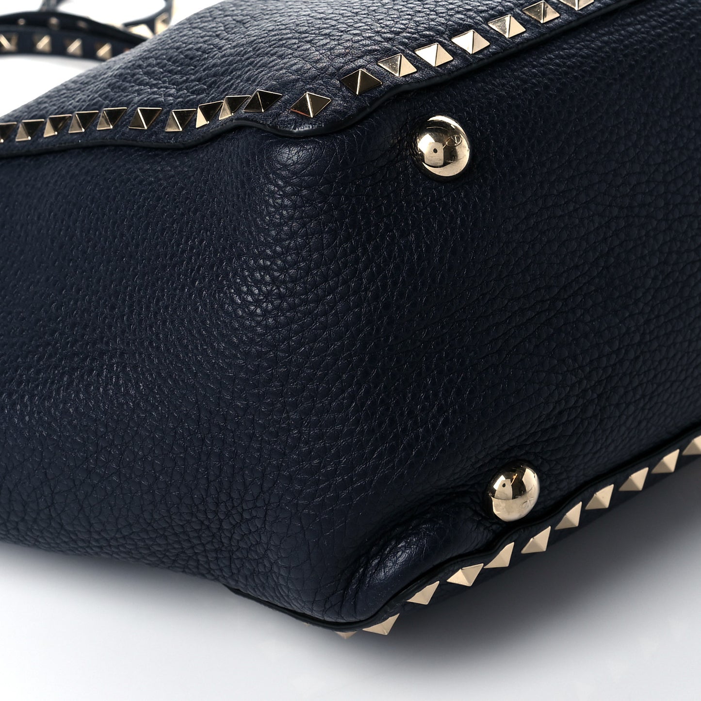 Pebbled Calfskin Medium Rockstud Tote Marine