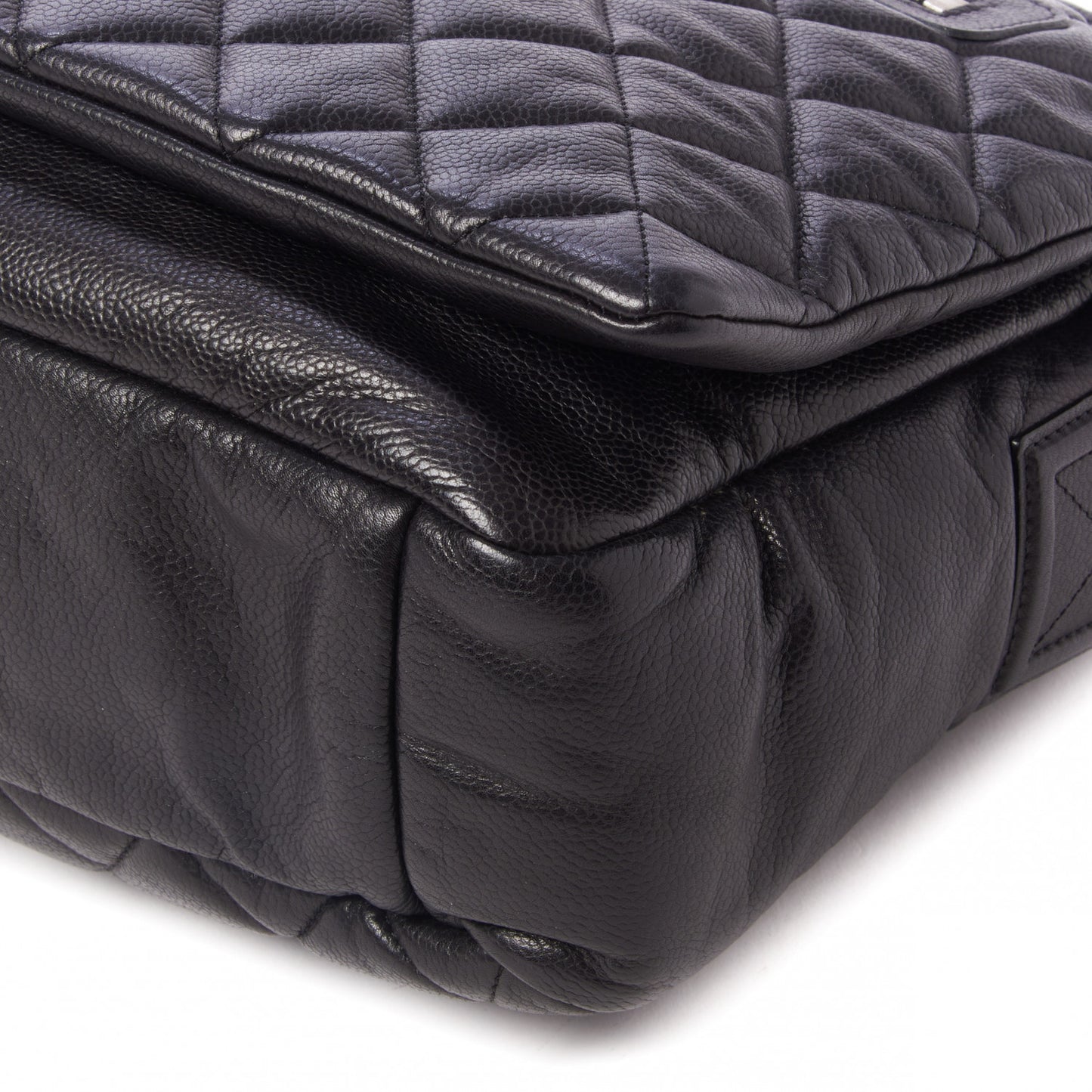 Caviar Quilted Coco Cocoon Messenger Black