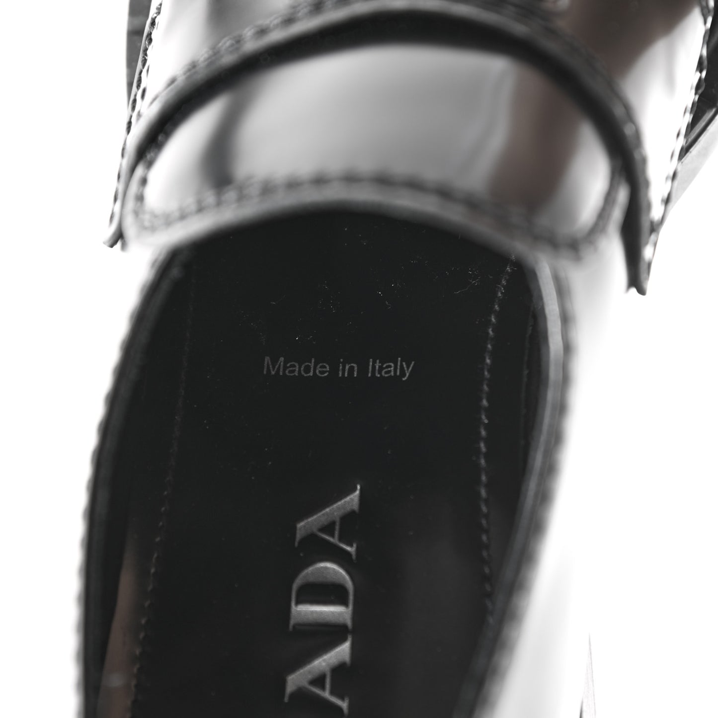 Spazzolato Metal Triangle Logo Mens 35mm Loafers 7.5 Black