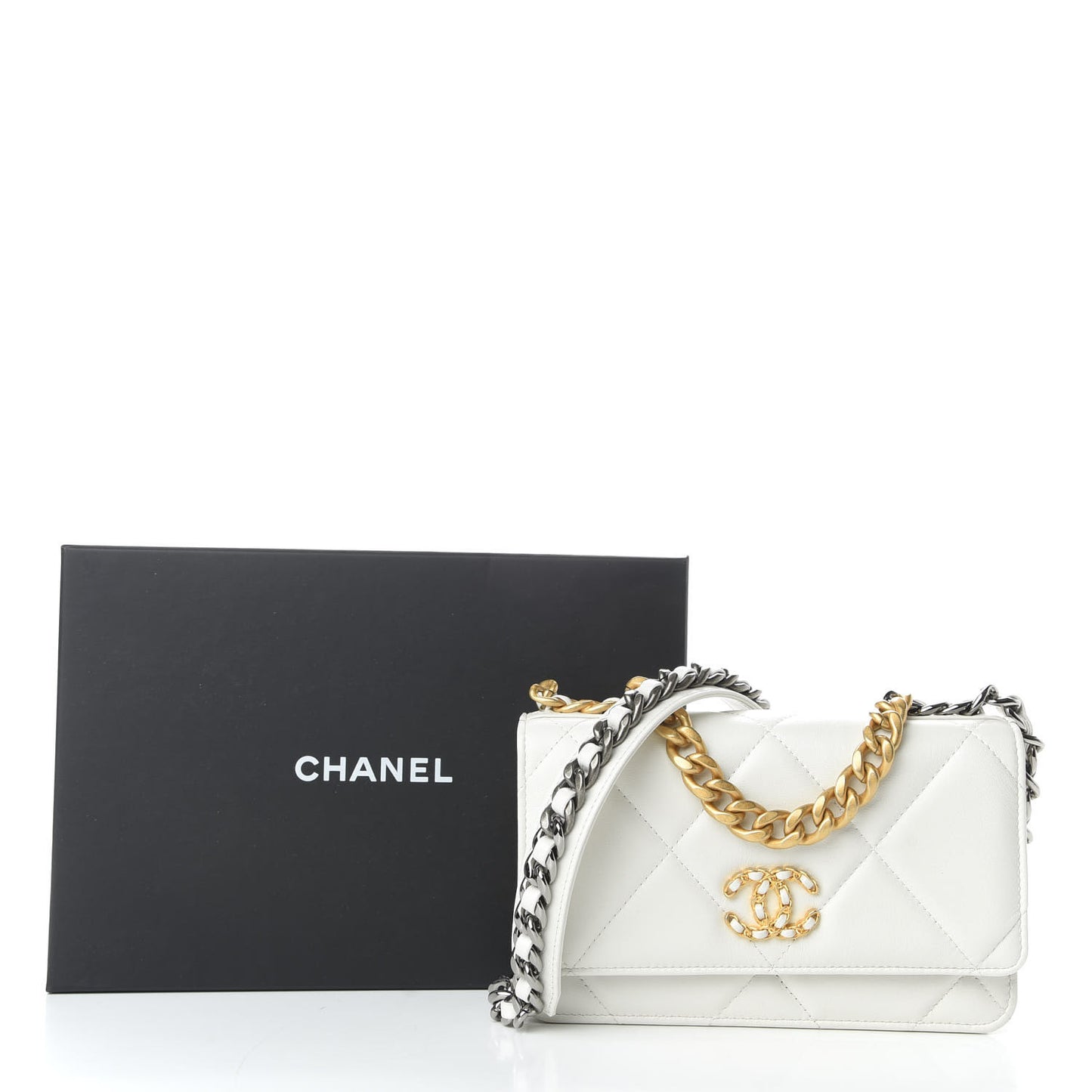 Shiny Goatskin Quilted 19 Wallet On Chain WOC White