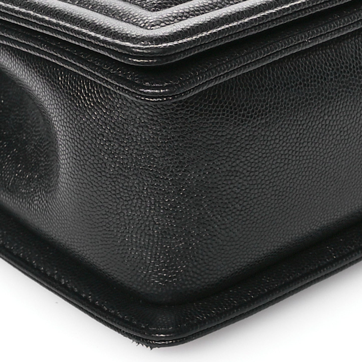 Caviar Chevron Quilted Medium Boy Flap Black