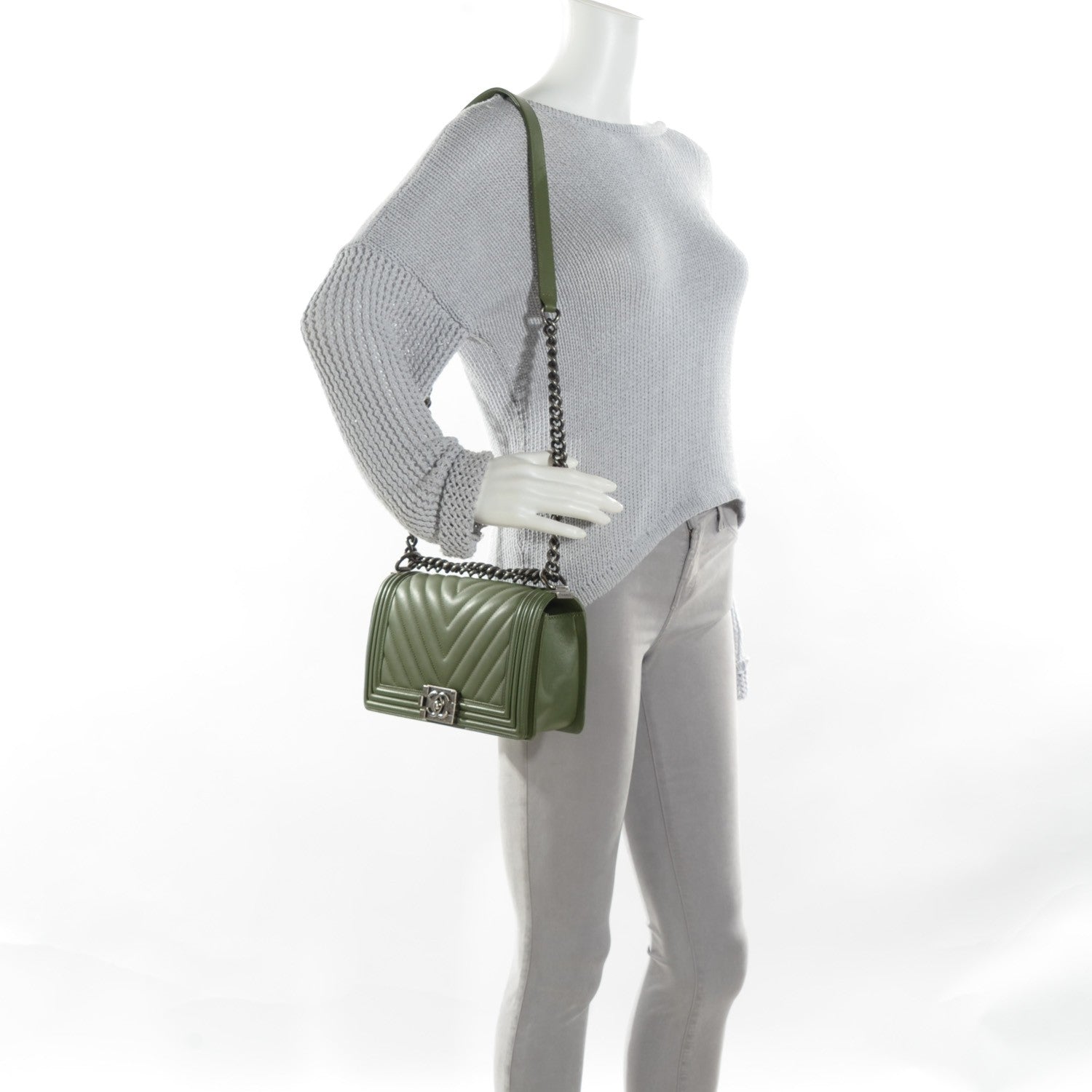 Chanel Calfskin Chevron Medium Boy Flap Green 2 of 8