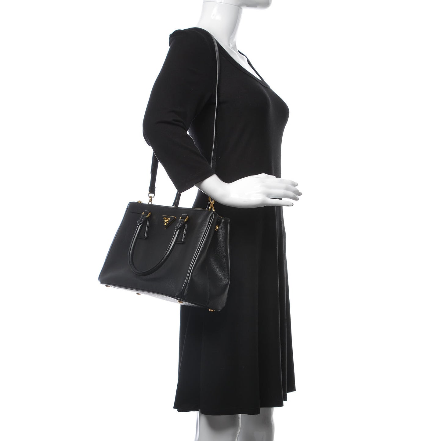Saffiano Medium Galleria Double Zip Tote Black