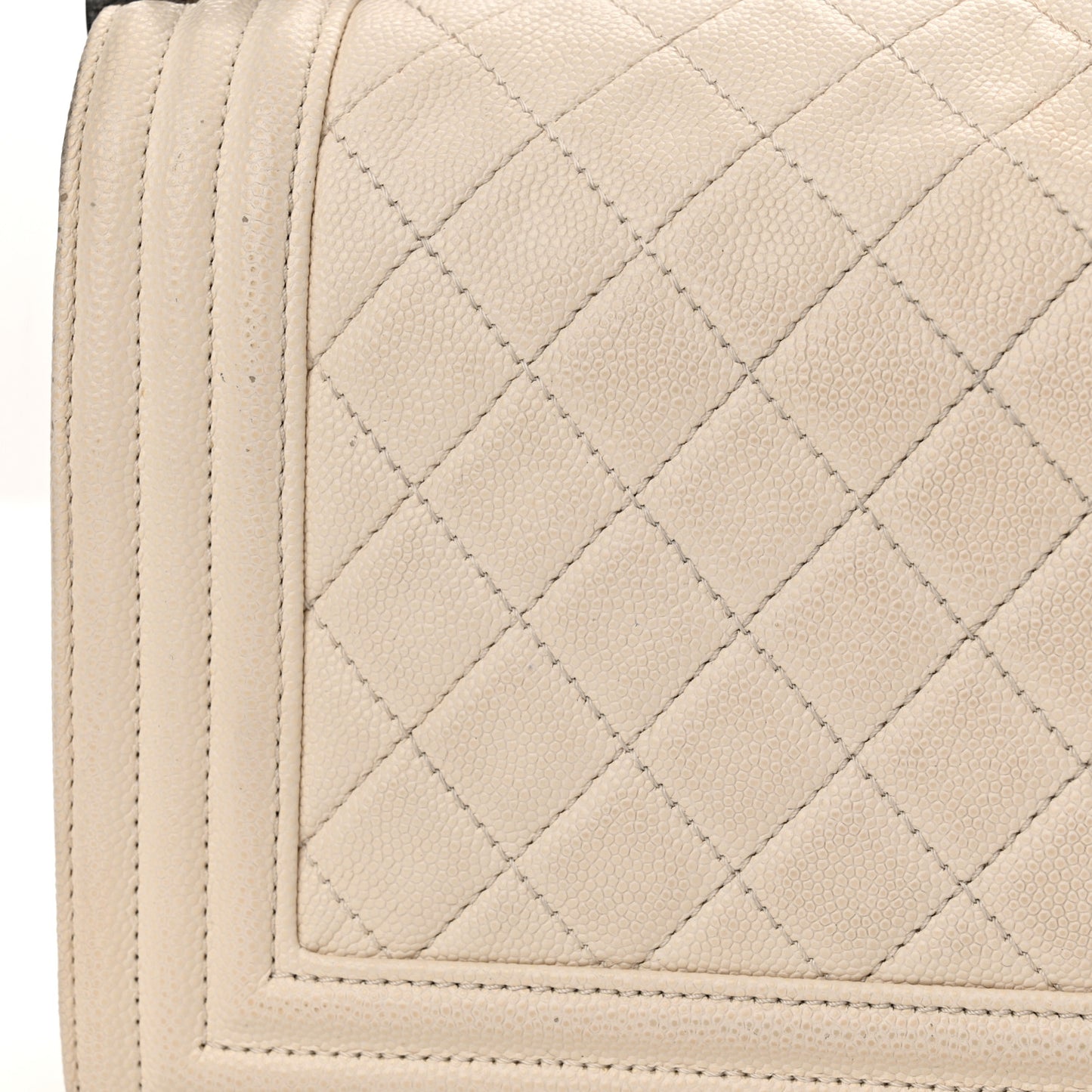 Caviar Quilted Medium Boy Flap Ivory