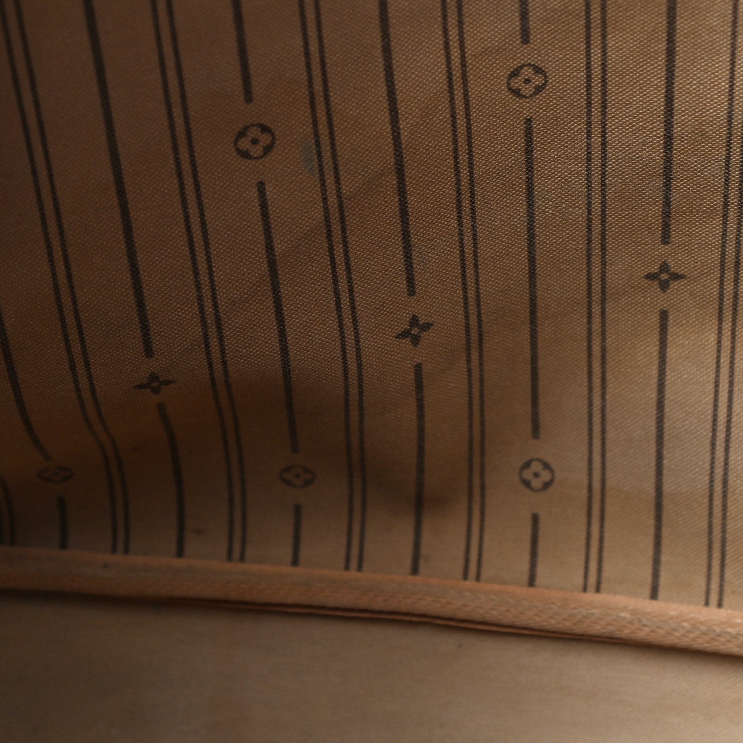 Louis Vuitton Monogram Neverfull GM 17 of 21