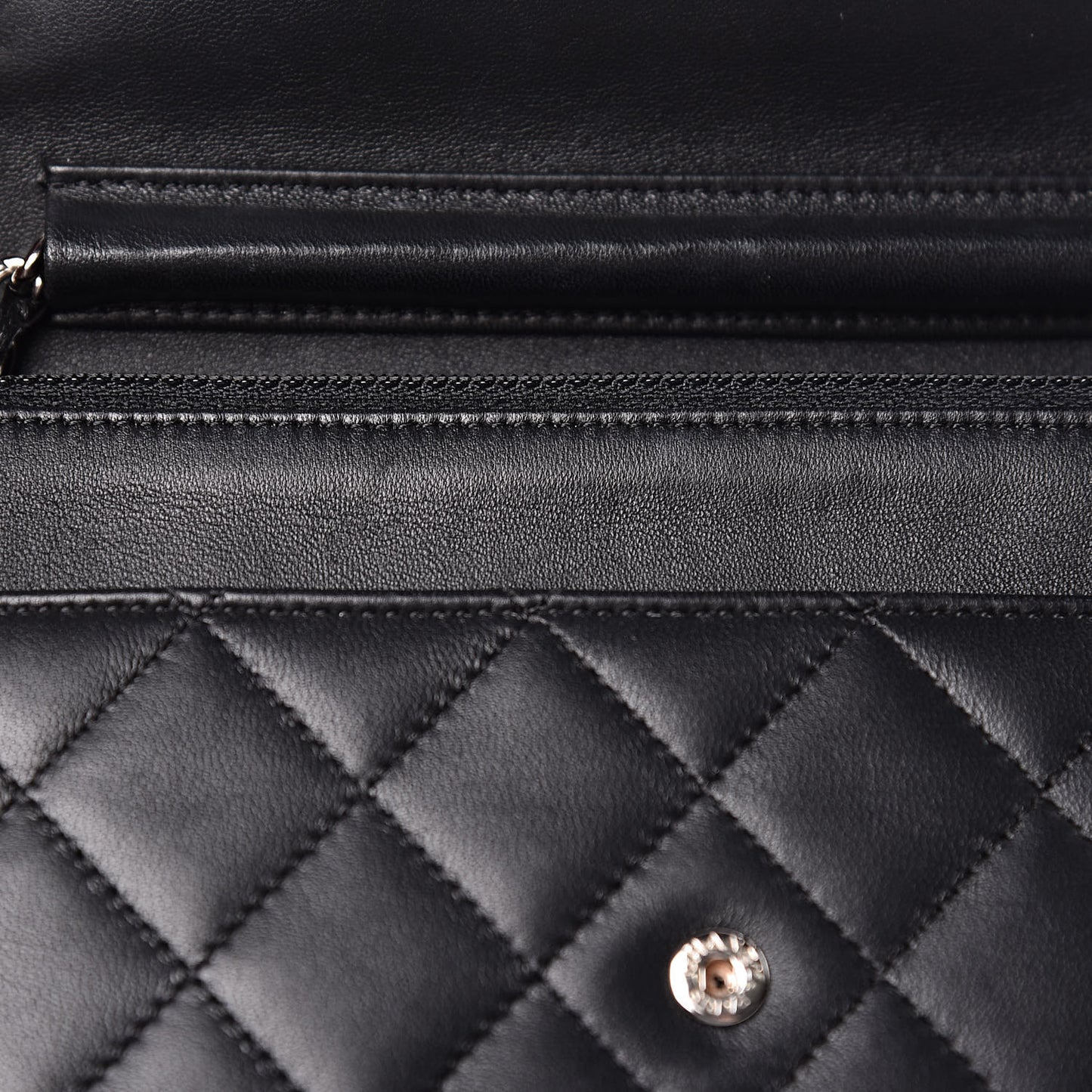 Lambskin Quilted Wallet On Chain WOC Black