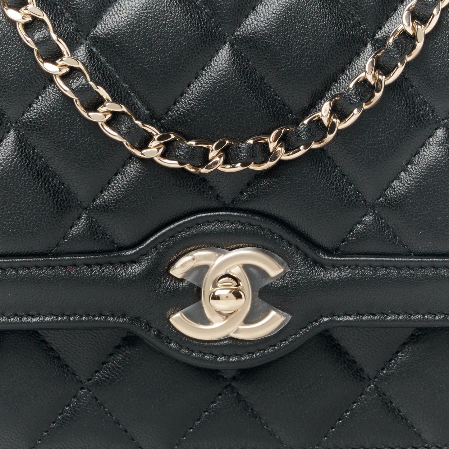 Lambskin Quilted CC Wallet On Chain WOC Black