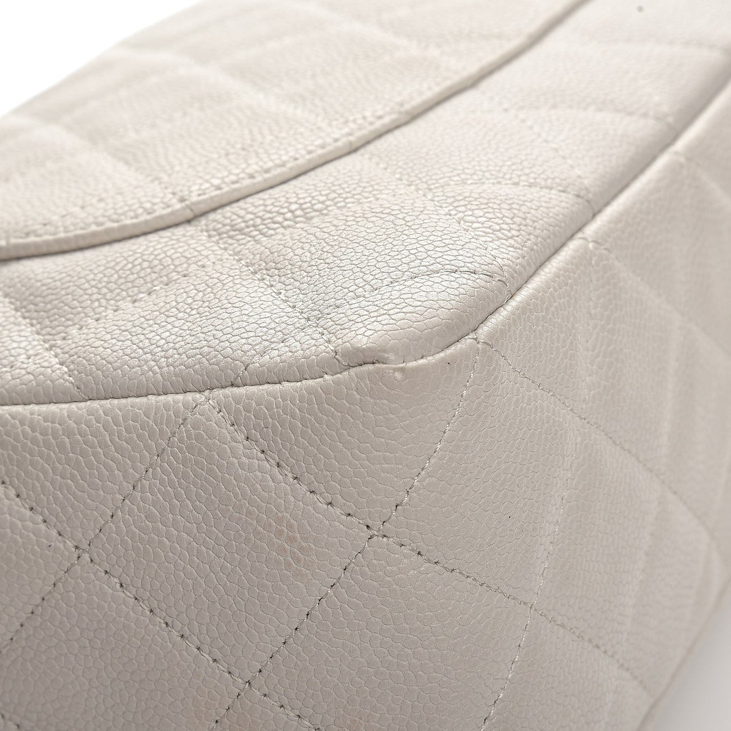 Caviar Quilted 2.55 Reissue 226 Flap White