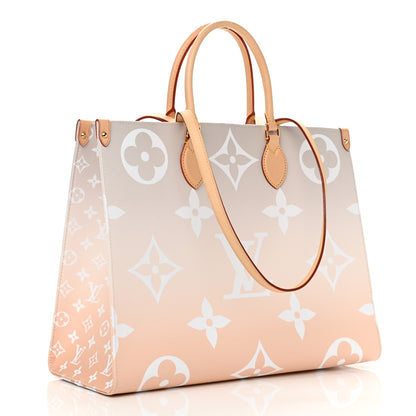 Louis Vuitton Monogram Giant By The Pool Onthego GM Brume 3 of 11