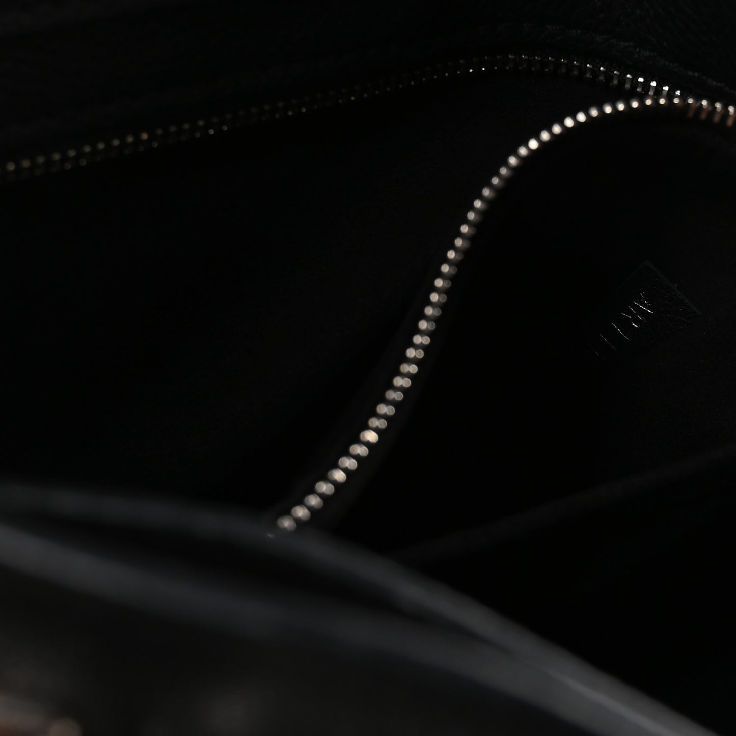 Calfskin Lockme Day Black