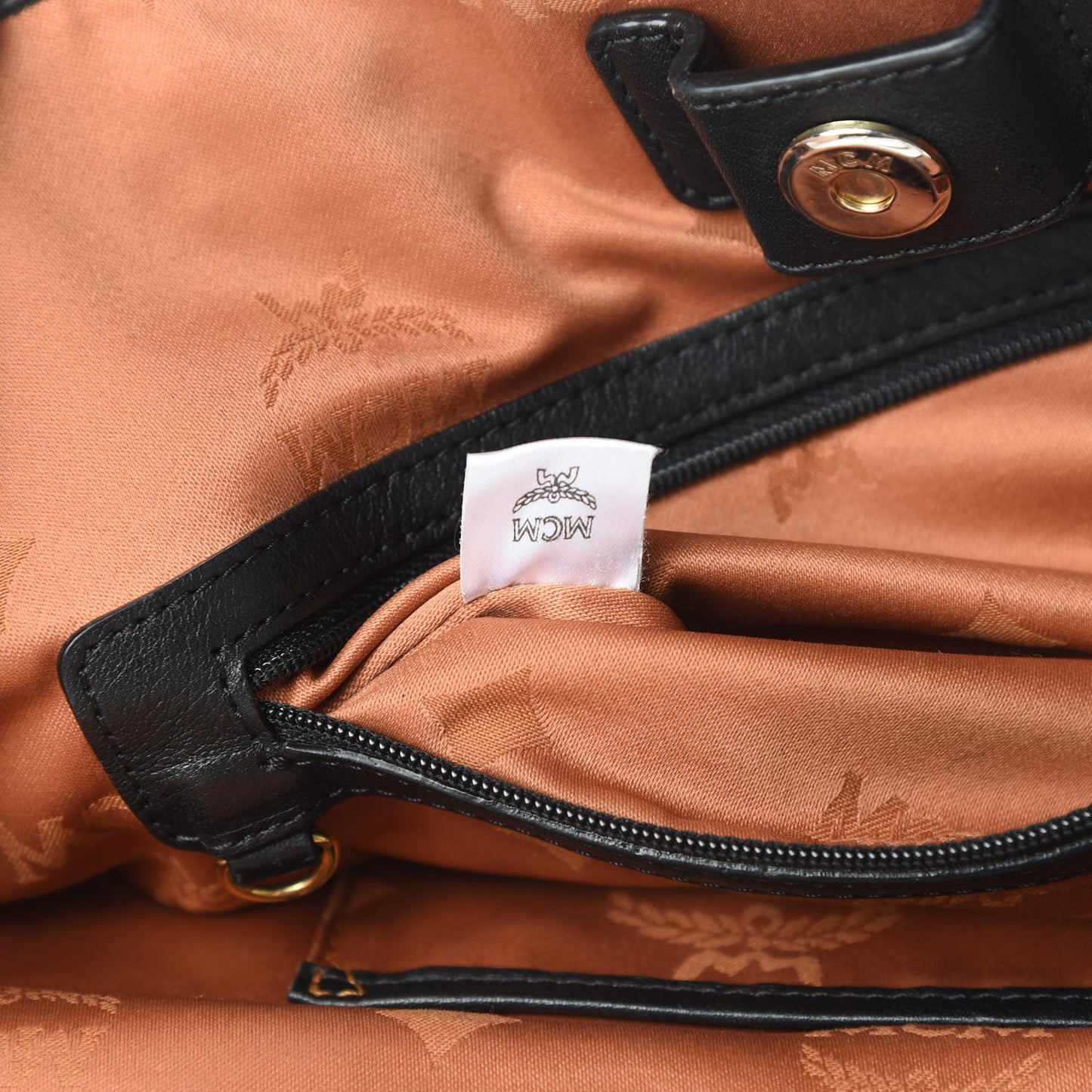 Visetos Studded Medium Bi-Color Shopper Tote Black Cognac