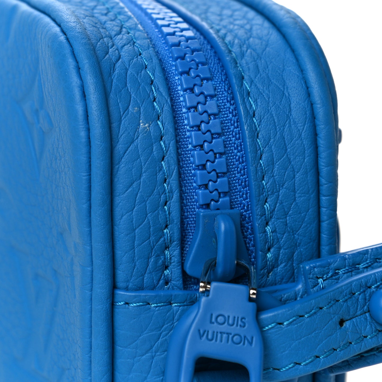 Taurillon Monogram Pochette Volga Blue
