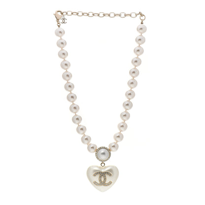 Chanel Pearl Crystal CC Heart Short Necklace Pearly White Gold 3 of 6