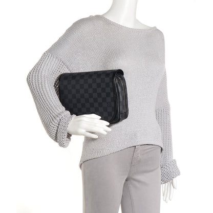 Louis Vuitton Damier Graphite Hanging Toiletry Kit 2 of 8