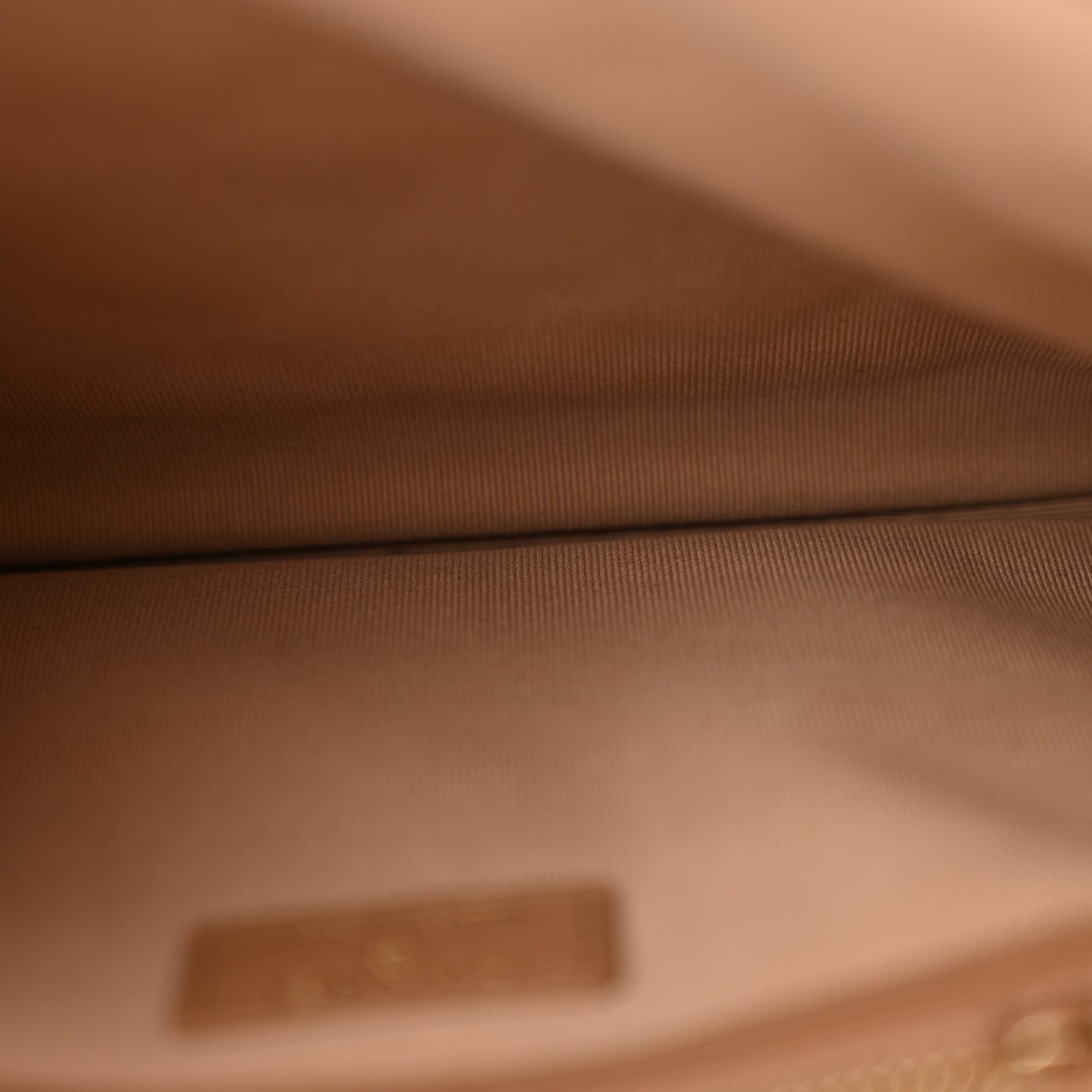 Caviar Quilted Medium Cosmetic Case Beige