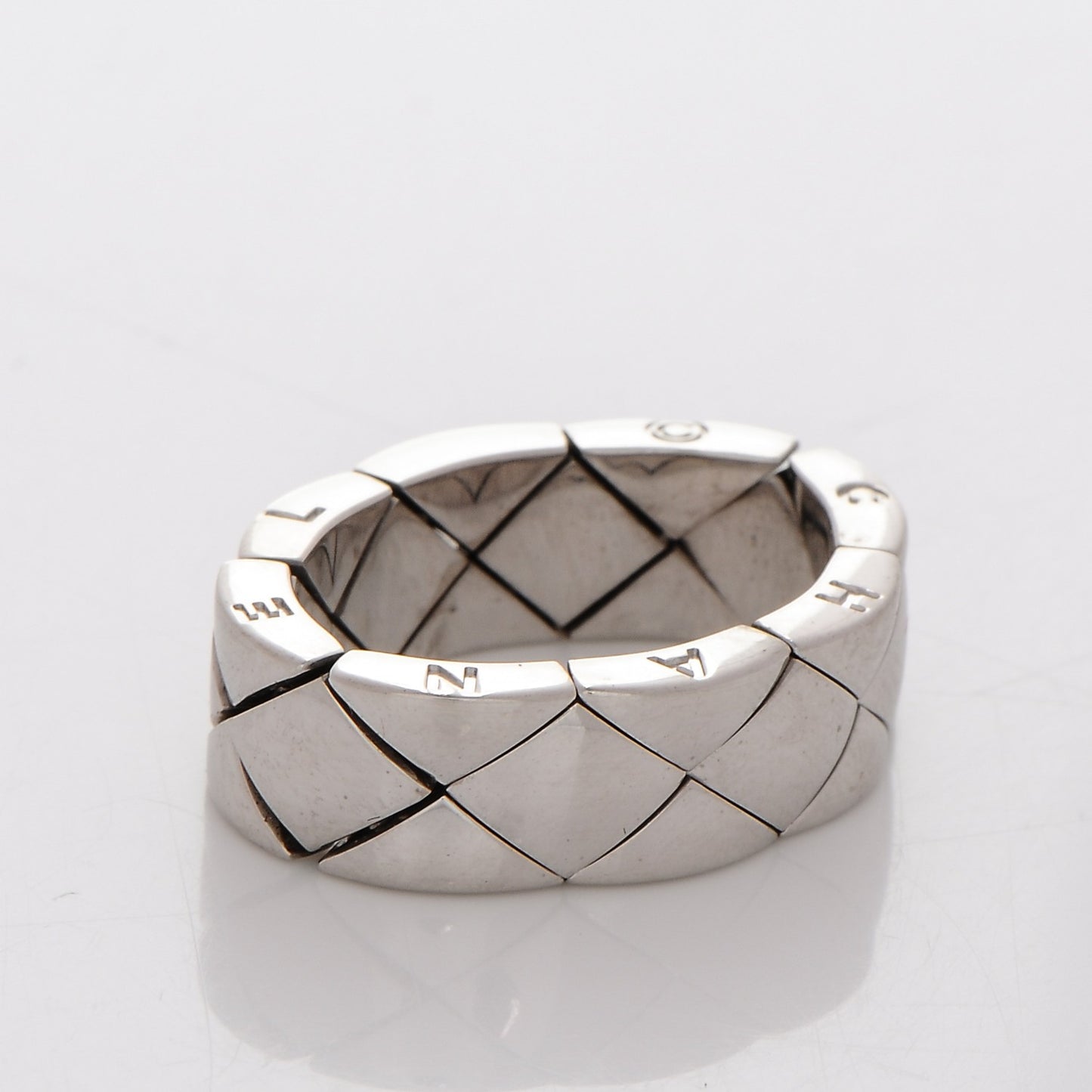 18K White Gold Small Coco Crush Ring 6