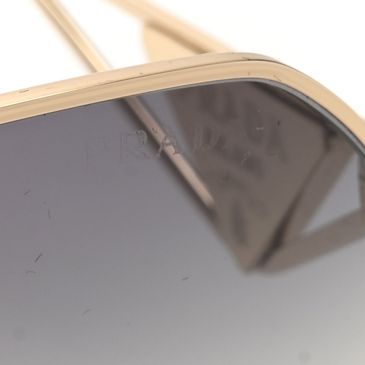 Metal Symbole Triangle Logo Sunglasses SPR A51 Gold Blue