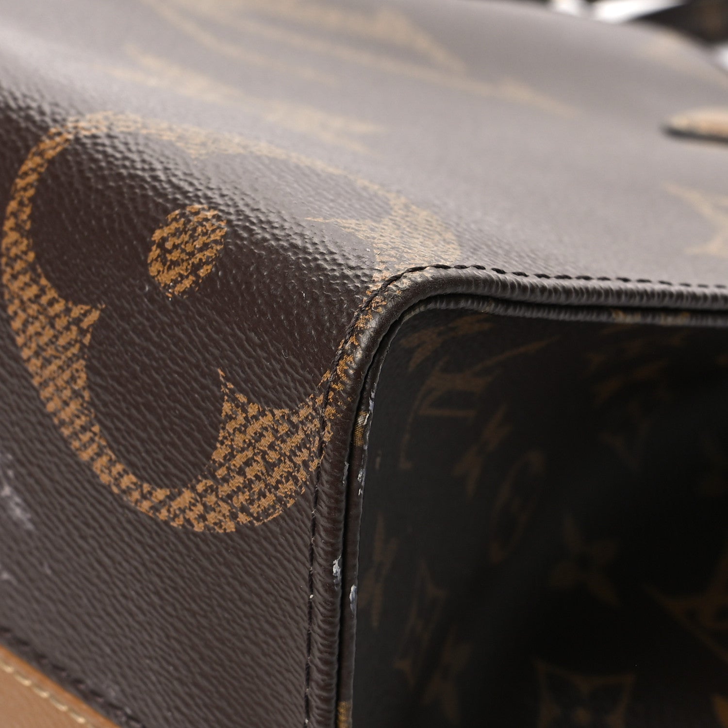 Louis Vuitton Reverse Monogram Giant Onthego MM 8 of 15