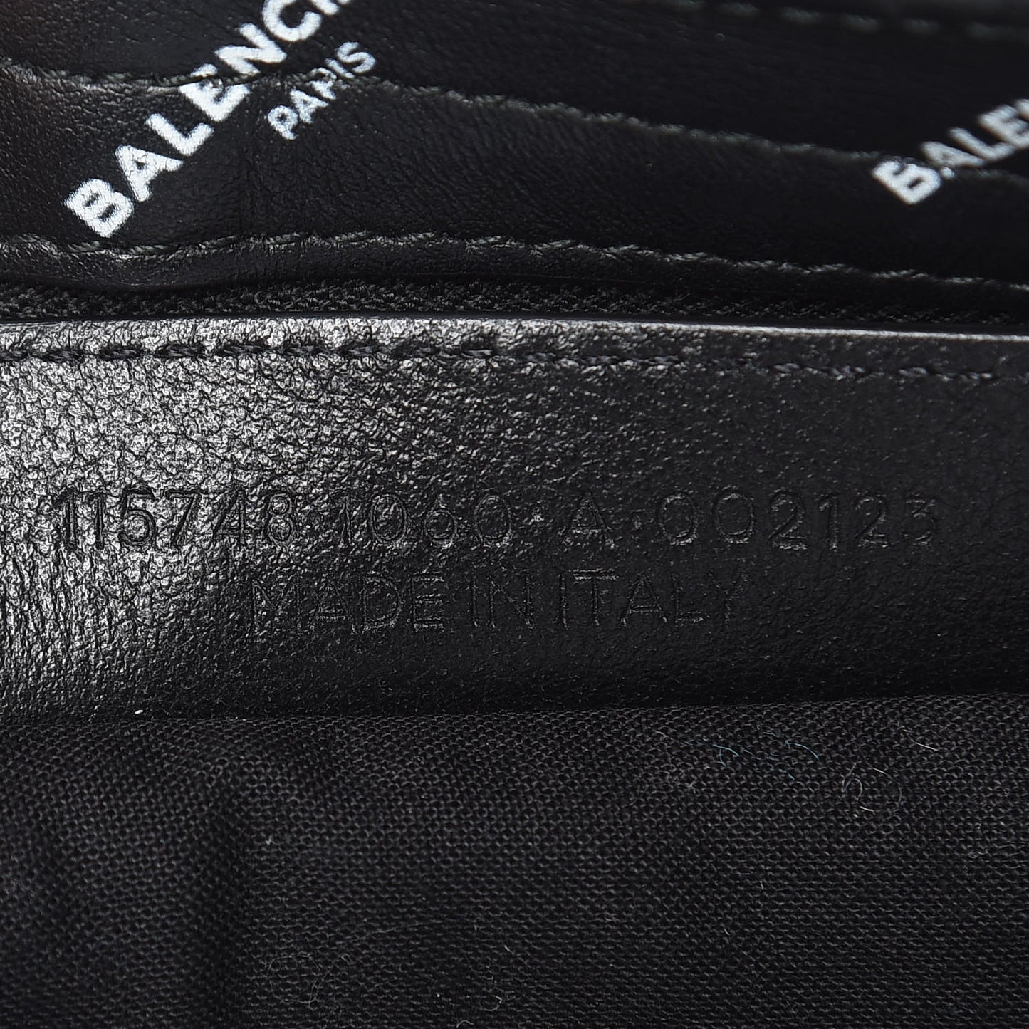Veau Allover Logo Classic Hardware City Black White