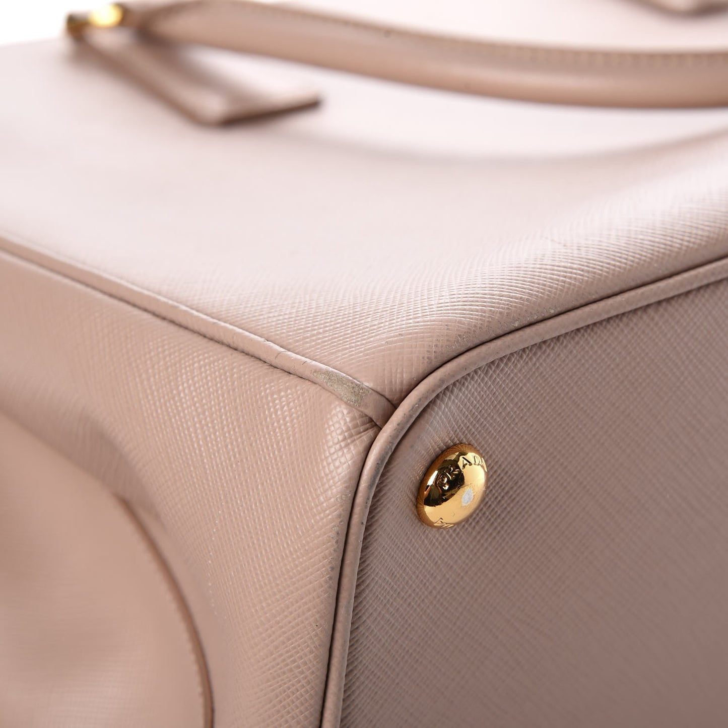 Saffiano Medium Galleria Double Zip Tote Cammeo