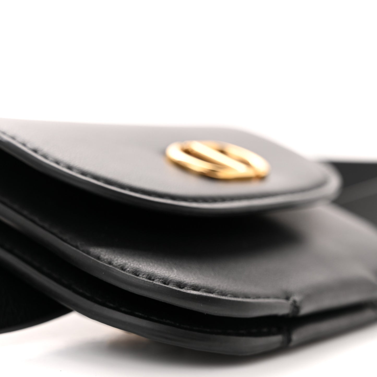 Calfskin 30 Montaigne Removable Pouch Black