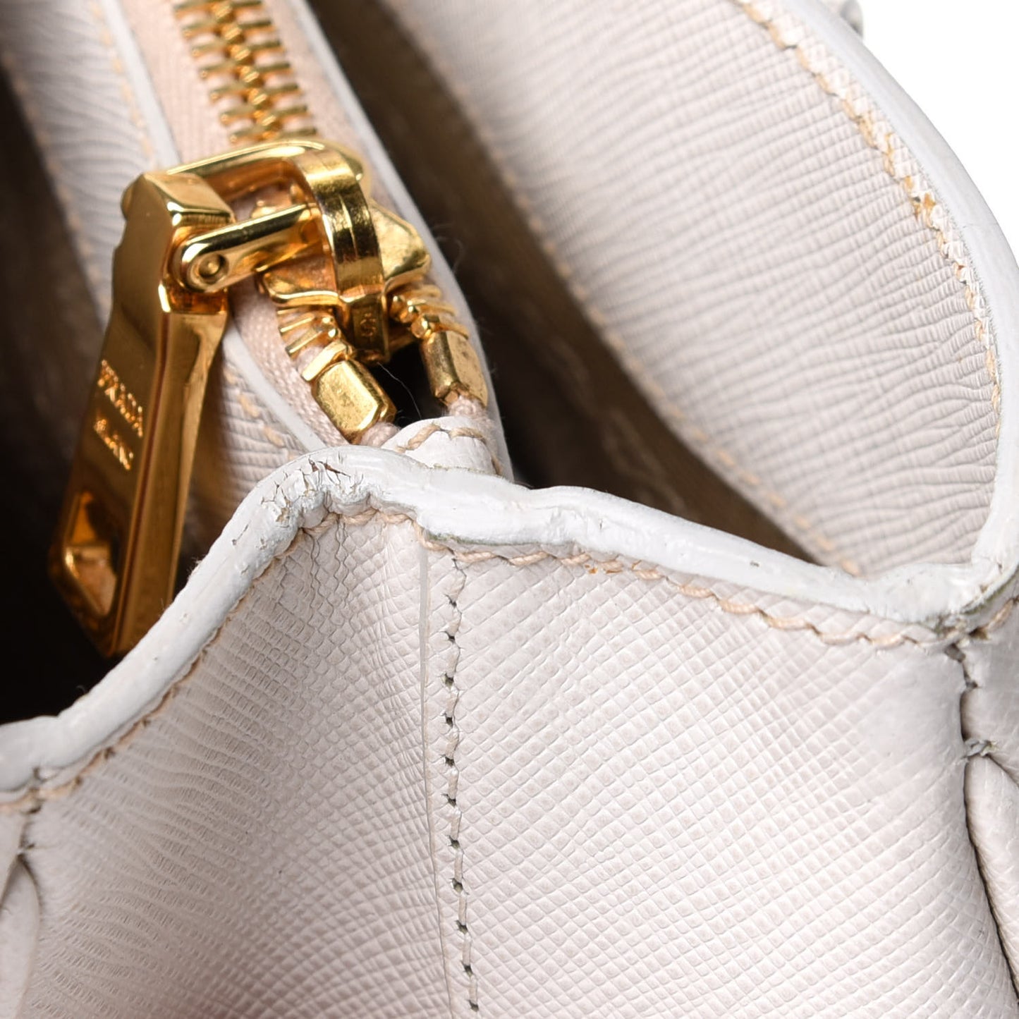 Saffiano Lux Medium Tote Talco