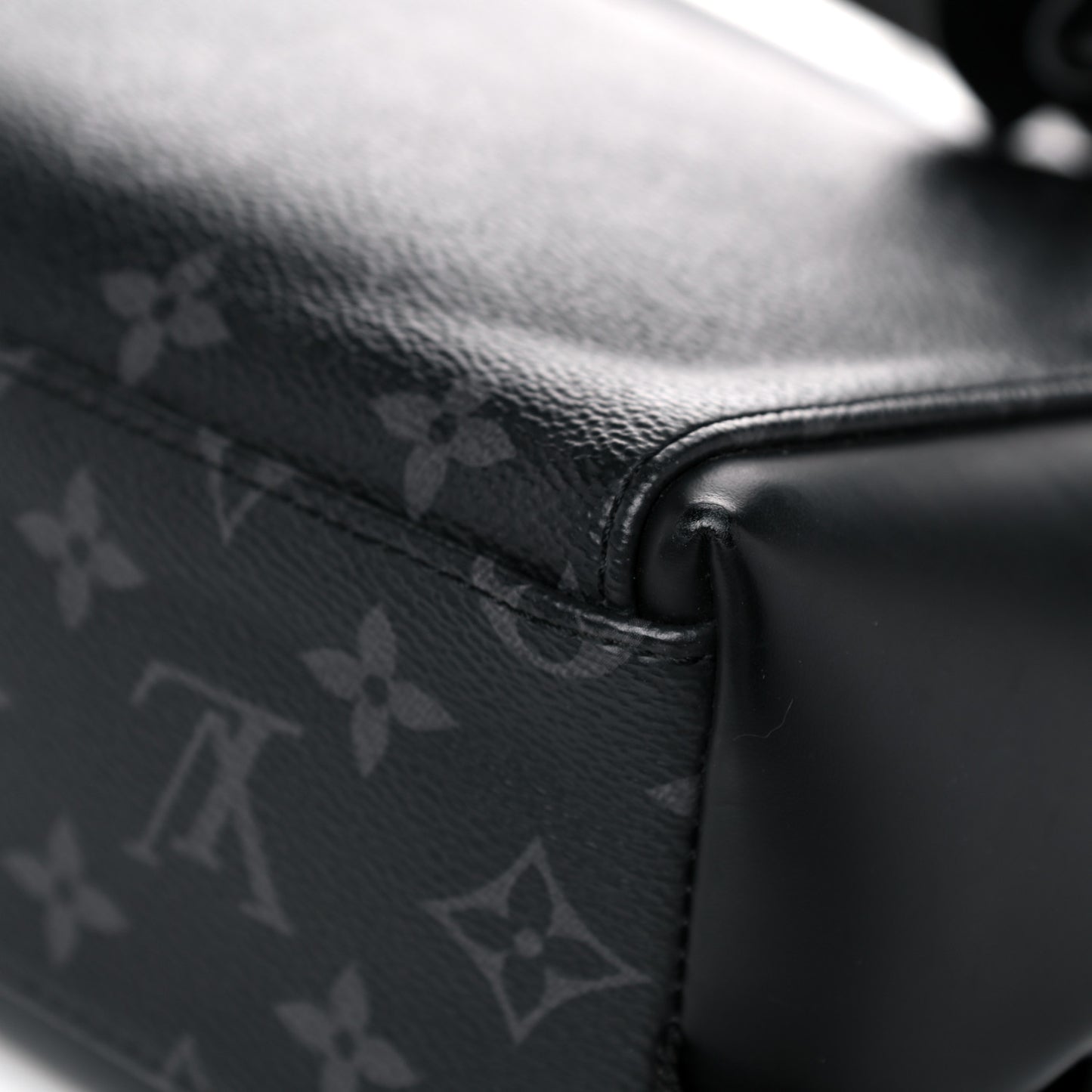 Monogram Eclipse Voyager PM Messenger