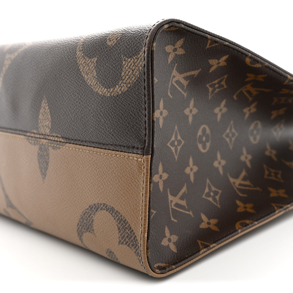 Louis Vuitton Reverse Monogram Giant Onthego MM 10 of 14