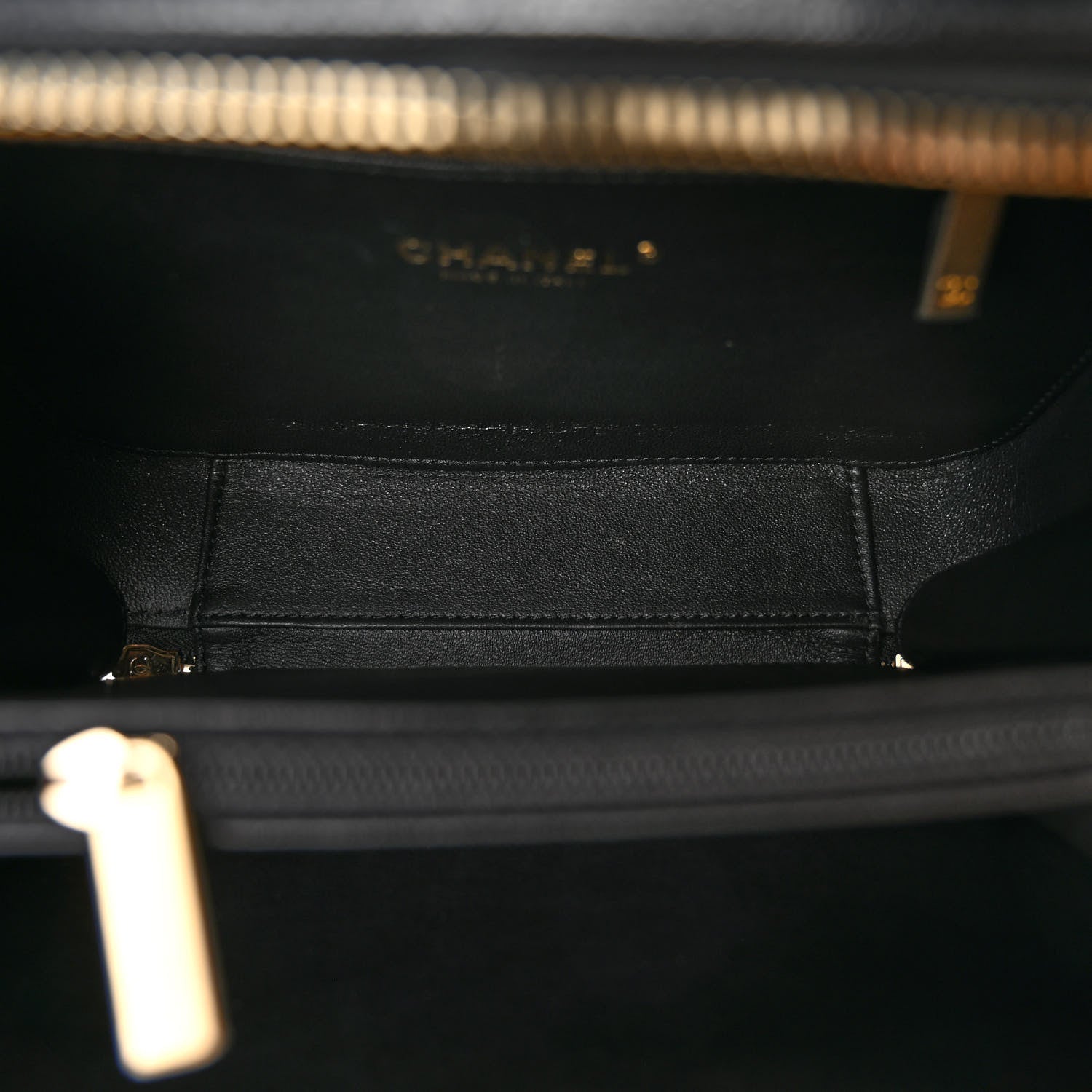 Chanel Caviar Quilted Medium CC Filigree Vanity Case Black 5 of 10