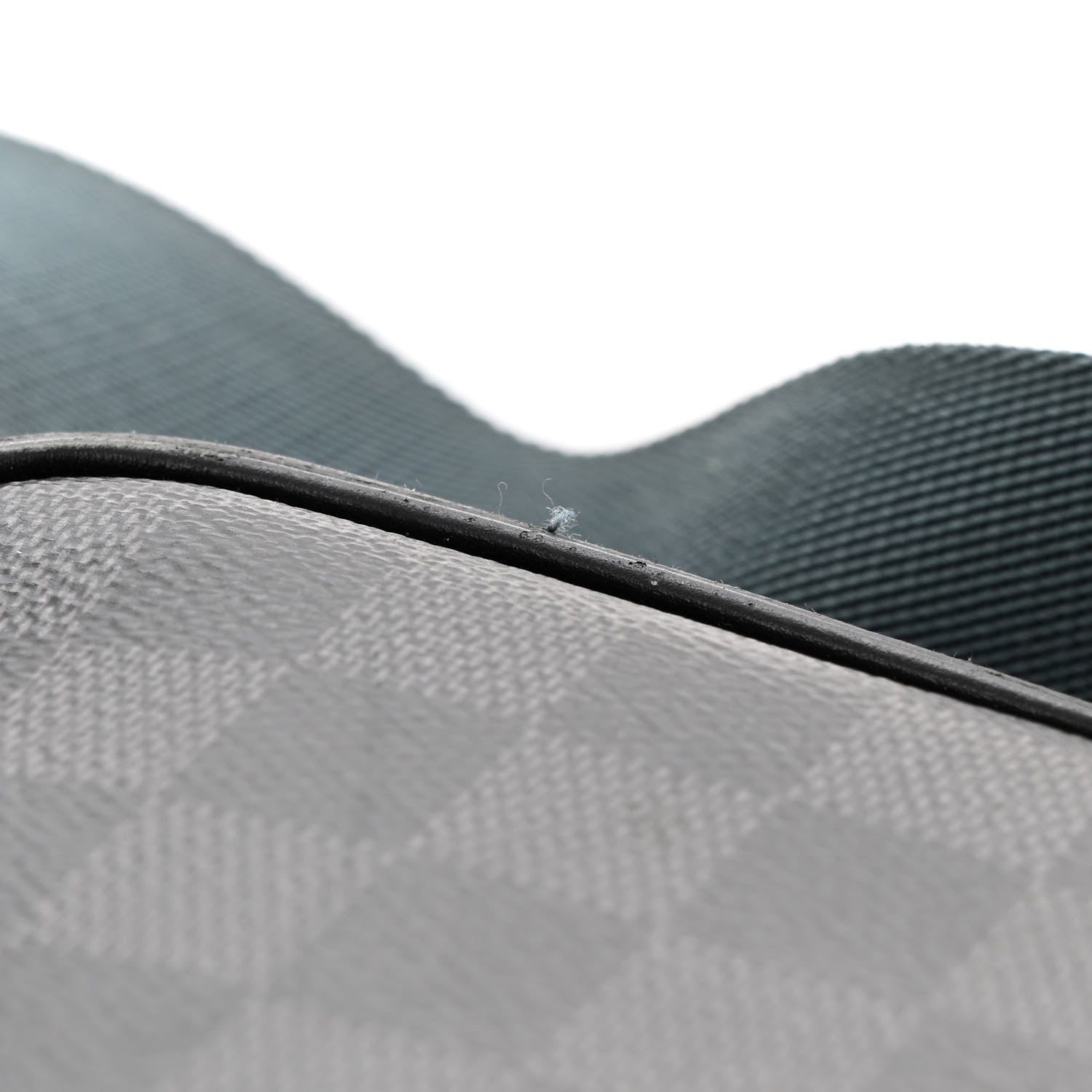 Louis Vuitton Damier Graphite Alpha Messenger Bag 13 of 20